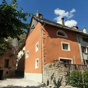 La Maison Basse Couette-café Saint-Dalmas-le-Selvage