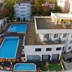 Sunborn Отель Голем